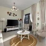 Waves - Tranquil Zen Escape 1 Br